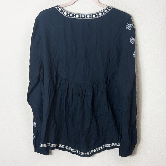 Velvet Chantel Embroidered Vneck Blouse Top Navy Blue size Medium - Picture 8 of 9